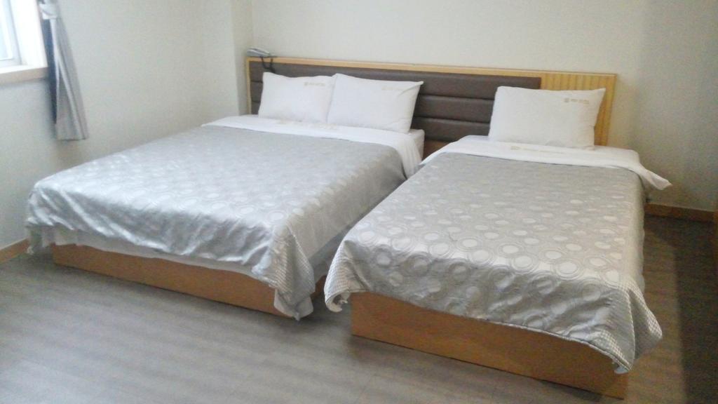 Geoje Win Hotel Pokoj fotografie